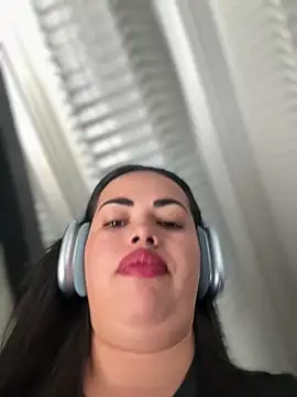 andra rose online show from April 13, 2026, 3:06 pm