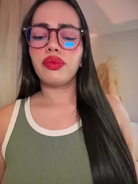 Snapshot of andra_rose chatting on July 19, 2026, 11:19 pm andra rose online show from July 19, 2026, 11:19 pm