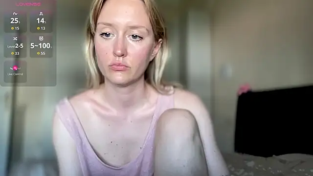 Snapshot of iilovetomatoes chatting on September 20, 2025, 1:45 pm iilovetomatoes online show from September 20, 2025, 1:45 pm