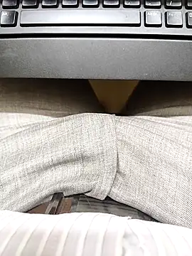 adicma123 online show from April 15, 2026, 6:31 am