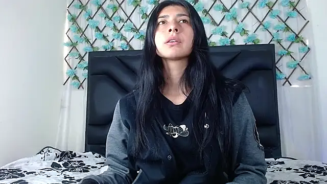 EmmaWilliamss online show from December 20, 2025, 4:14 pm