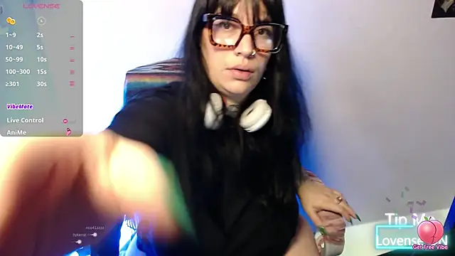 Snapshot of VampGirl1 chatting on November 16, 2025, 11:27 am VampGirl1 online show from November 16, 2025, 11:27 am