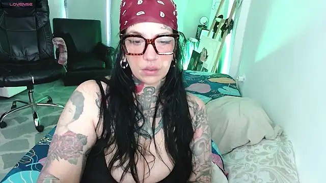 VampGirl1 online show from April 11, 2026, 10:03 pm