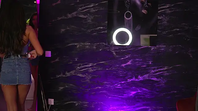 EllenKarter online show from February 25, 2025, 3:20 am