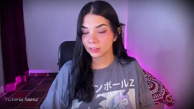 victoriaasaenz  online show from April 16, 2026, 12:44 am