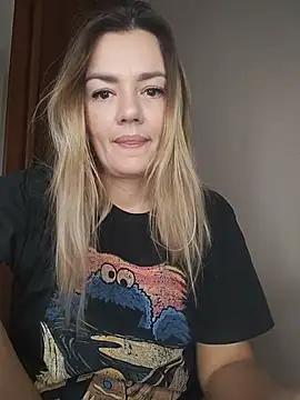 KrissSexi online show from November 22, 2025, 6:45 am