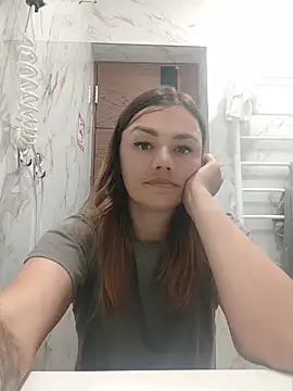 KrissSexi online show from July 1, 2026, 1:24 pm