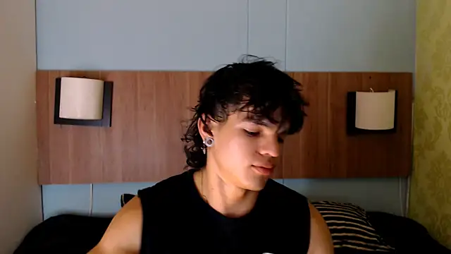 AlbertBernal69 online show from February 22, 2025, 12:27 am