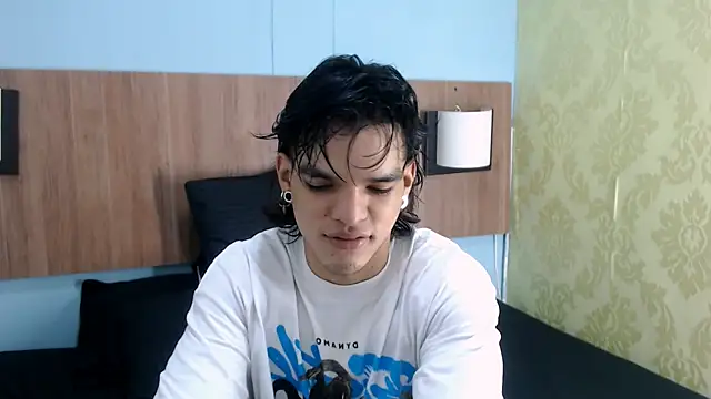 AlbertBernal69 online show from February 25, 2025, 2:03 am