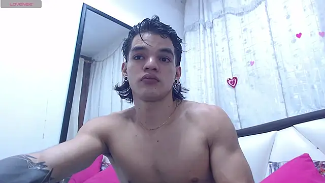 AlbertBernal69 online show from February 28, 2025, 2:42 am