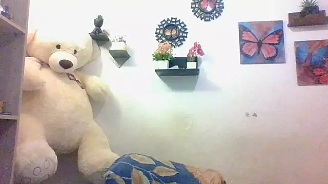 Snapshot of ChiaraFioree chatting on October 11, 2025, 5:00 pm ChiaraFioree online show from October 11, 2025, 5:00 pm