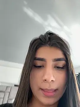 ZiaCalifa online show from October 19, 2025, 8:09 pm