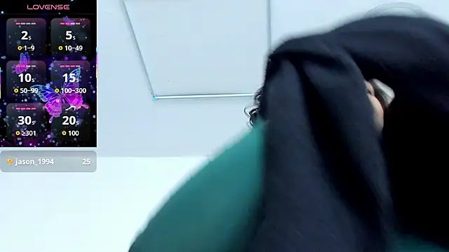 ZiaCalifa online show from November 26, 2025, 9:43 am