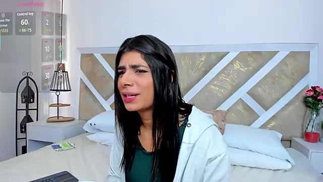 Snapshot of ZiaCalifa chatting on February 14, 2026, 12:35 pm ZiaCalifa online show from February 14, 2026, 12:35 pm