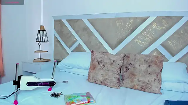 Snapshot of ZiaCalifa chatting on February 16, 2026, 12:56 pm ZiaCalifa online show from February 16, 2026, 12:56 pm