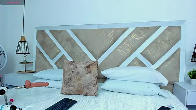 Snapshot of ZiaCalifa chatting on February 28, 2026, 11:33 am ZiaCalifa online show from February 28, 2026, 11:33 am