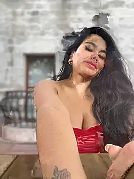 Snapshot of Insane_Issa chatting on January 14, 2025, 9:41 pm Insane Issa online show from January 14, 2025, 9:41 pm