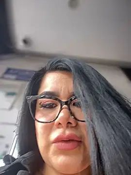 Snapshot of Insane_Issa chatting on January 25, 2025, 7:28 pm Insane Issa online show from January 25, 2025, 7:28 pm