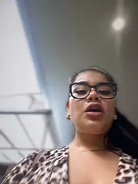 Snapshot of Insane_Issa chatting on February 28, 2025, 6:52 pm Insane Issa online show from February 28, 2025, 6:52 pm