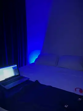 Snapshot of Insane_Issa chatting on March 9, 2025, 1:25 am Insane Issa online show from March 9, 2025, 1:25 am