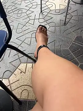 Snapshot of Insane_Issa chatting on March 13, 2025, 9:48 pm Insane Issa online show from March 13, 2025, 9:48 pm