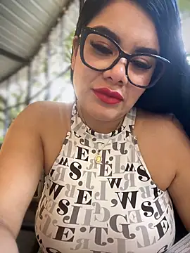 Snapshot of Insane_Issa chatting on March 17, 2025, 9:55 pm Insane Issa online show from March 17, 2025, 9:55 pm