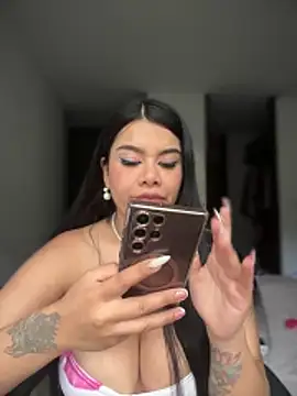 Snapshot of Insane_Issa chatting on November 14, 2025, 8:29 pm Insane Issa online show from November 14, 2025, 8:29 pm