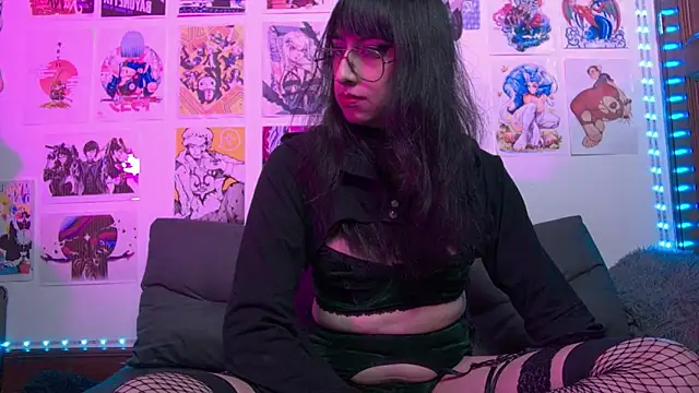 snowblack  online show from January 8, 2025, 2:14 pm