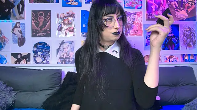 snowblack  online show from October 1, 2025, 2:34 pm