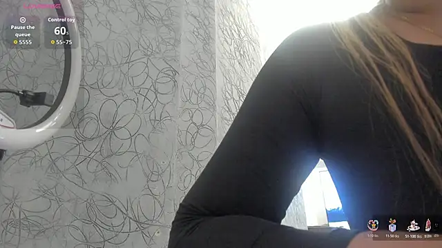 LunaBaker-1 online show from February 1, 2026, 8:07 pm