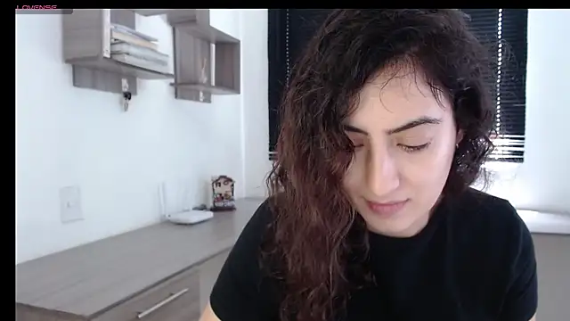 MIYESSI online show from February 18, 2025, 3:43 pm