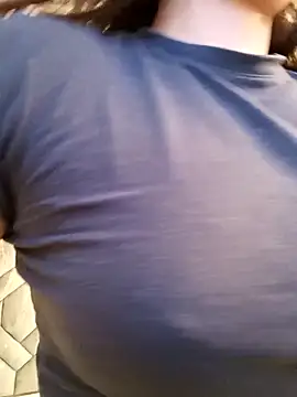 MIYESSI online show from November 19, 2025, 3:23 pm