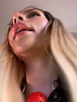 Snapshot of KittyKatyDream chatting on November 25, 2025, 3:23 pm KittyKatyDream online show from November 25, 2025, 3:23 pm