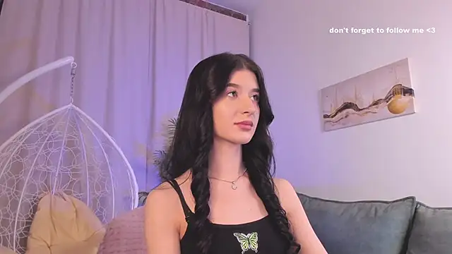 Snapshot of LauraCoy chatting on January 21, 2025, 8:21 pm LauraCoy online show from January 21, 2025, 8:21 pm