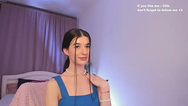 Snapshot of LauraCoy chatting on February 17, 2025, 8:26 pm LauraCoy online show from February 17, 2025, 8:26 pm