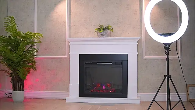 Abbela White online show from September 22, 2025, 6:04 am