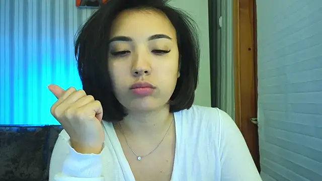 lily  foster online show from September 25, 2025, 8:01 pm