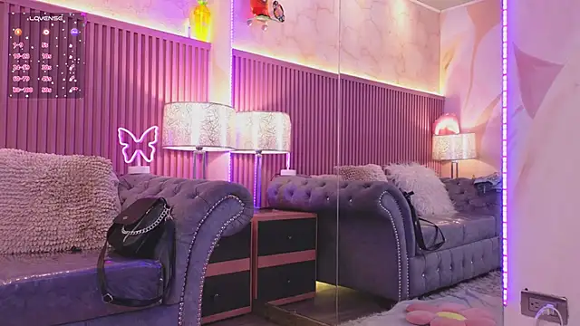 Emiily Scott1 online show from December 10, 2024, 12:27 pm