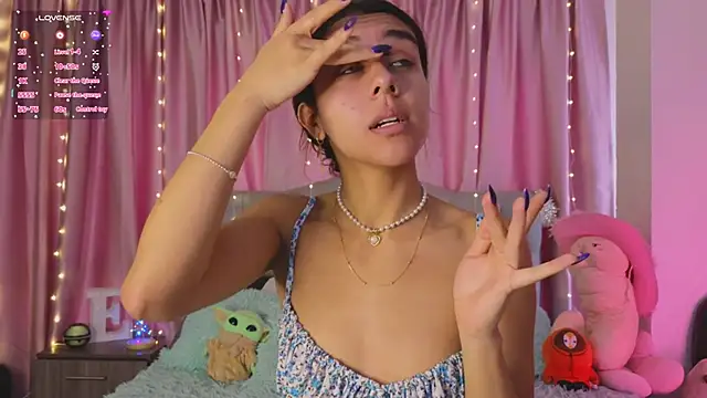 Emiily Scott1 online show from January 28, 2025, 1:59 pm