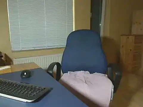 Snapshot of Kyru19633 chatting on September 18, 2025, 10:06 am Kyru19633 online show from September 18, 2025, 10:06 am