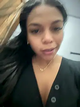 Snapshot of Charly_ chatting on October 8, 2025, 5:10 pm Charly  online show from October 8, 2025, 5:10 pm