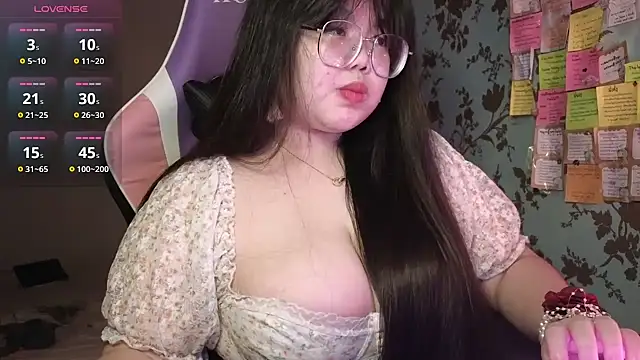 Snapshot of ANNELIESE_ chatting on December 6, 2024, 7:34 pm ANNELIESE online show from December 6, 2024, 7:34 pm