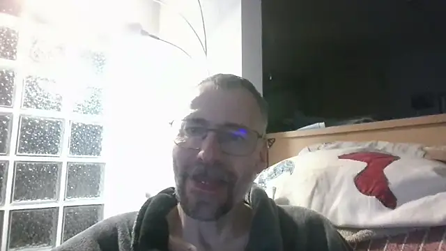 ptitcanard60600 online show from April 30, 2026, 11:42 pm