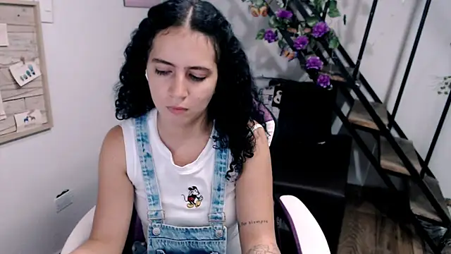 samantha baby  online show from February 5, 2026, 11:31 pm