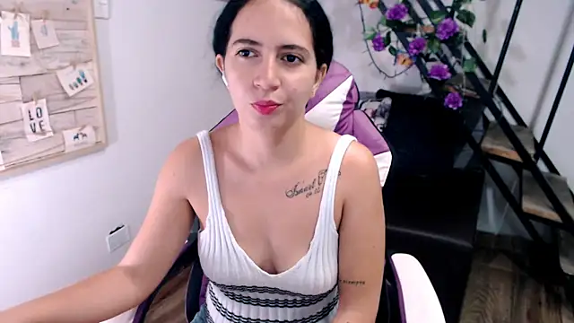 samantha baby  online show from March 20, 2026, 6:35 pm