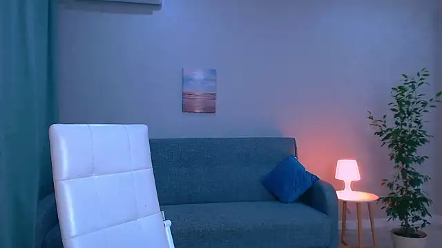 LesleySweet online show from April 21, 2026, 6:44 pm