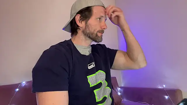 alexmannd online show from December 4, 2025, 5:32 pm