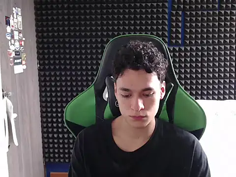 Snapshot of Curly_Angel24 chatting on December 5, 2025, 4:03 pm Curly Angel24 online show from December 5, 2025, 4:03 pm