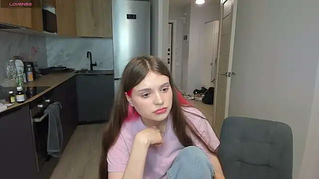 lil cassie online show from October 9, 2025, 7:34 pm