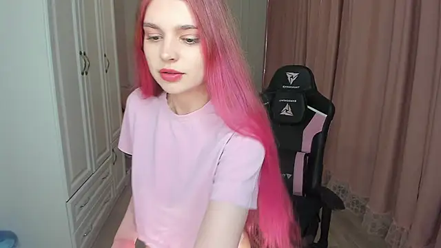 Snapshot of lil_cassie chatting on April 16, 2026, 9:39 pm lil cassie online show from April 16, 2026, 9:39 pm